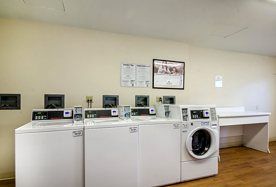 HomeTowne Studios by Red Roof Lake Charles - Sulphur