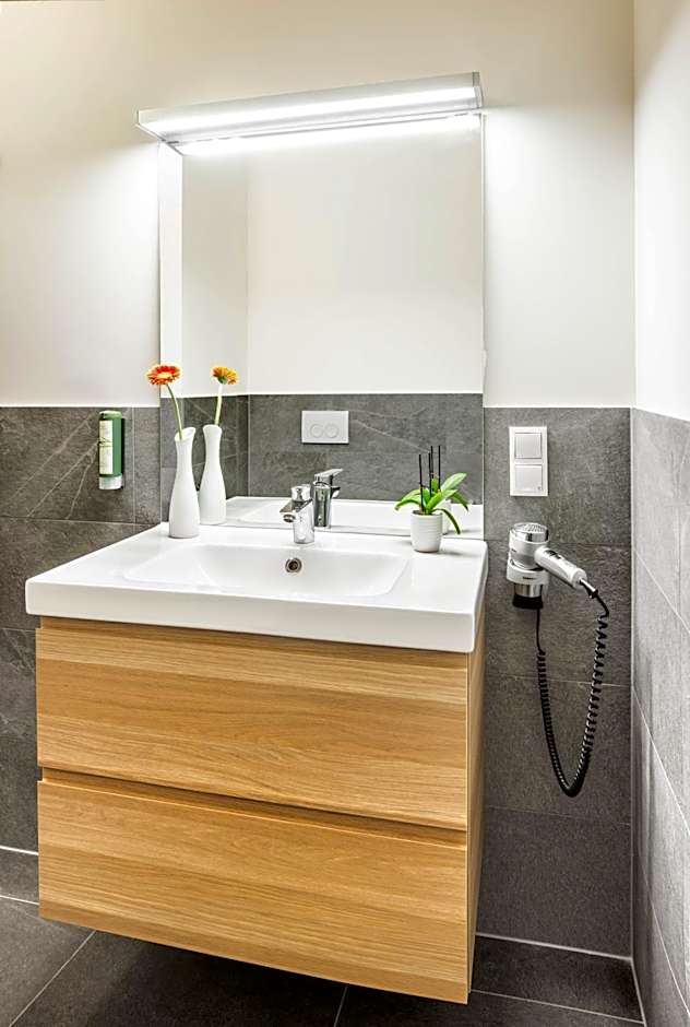 Jimmy's Apartments Lory