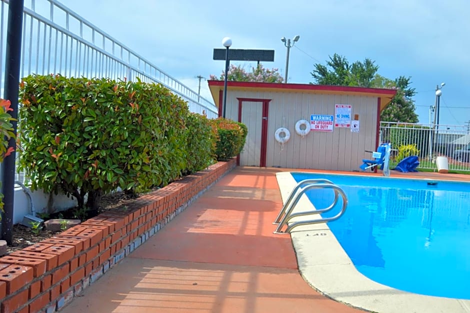 Americas Best Value Inn Tulsa at I-44