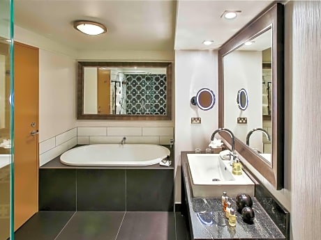 Alpine Suite, Lake View Balcony