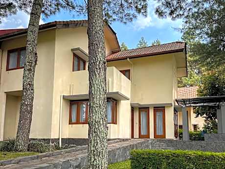 3-Bedroom Family Corner with Balcony