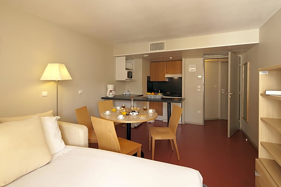 Villa Mariale by Popinns