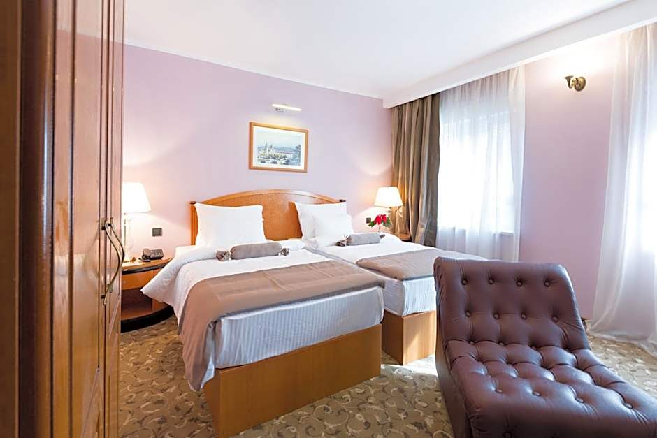 Hotel Sterling Garni