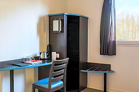 2 Single Beds, Non-Smoking, Standard Room, Air-Conditioned, Courtesy Tray, Shower In Room