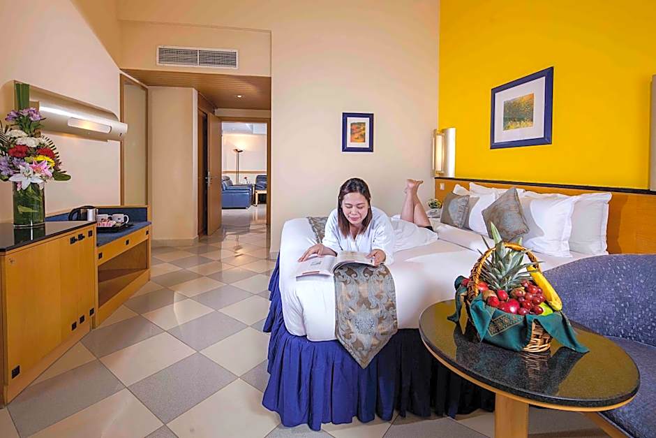 Photo 1 of 6 of Executive Suite