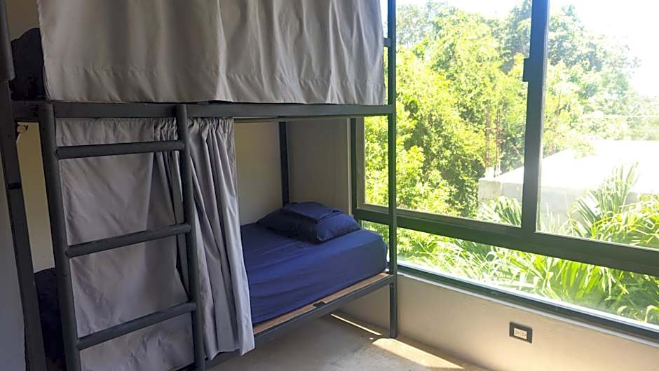 MAUI HOSTELS TULUM