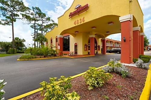 Hojo Lake Front Park Kissimmee