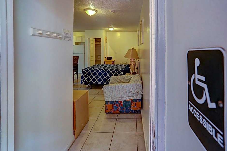 Richard's Motel Studios