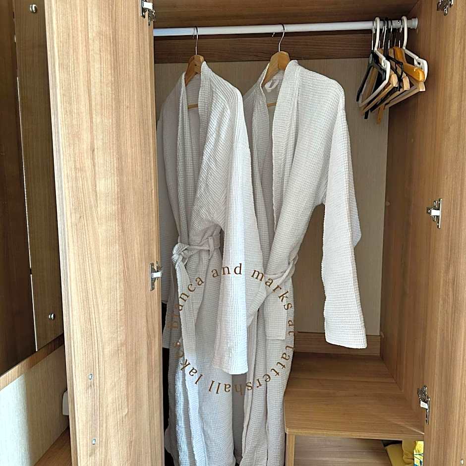 Bianca and marks 8 berth Caravan with Hot tub