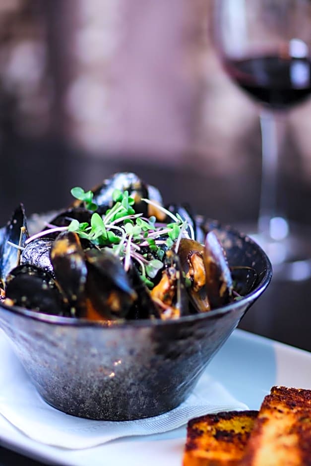 Pinnacle Hotel At The Pier