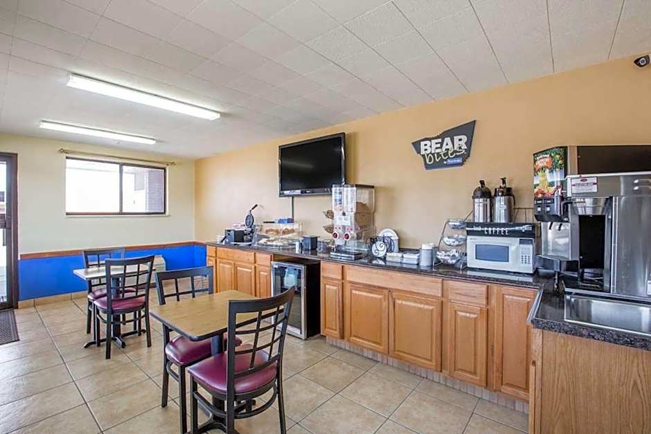 Travelodge by Wyndham Great Bend