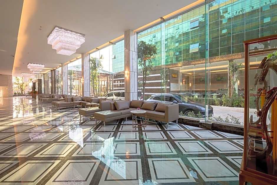 Elegant Airport Hotel