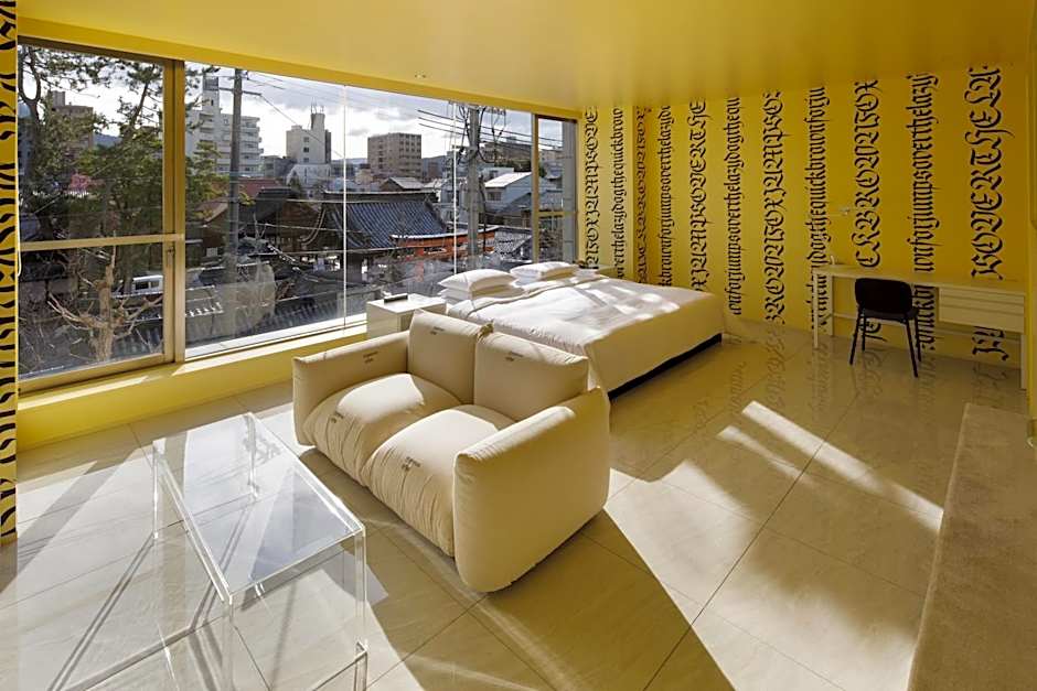 THE SCREEN - Boutique & Luxury Design Collection -