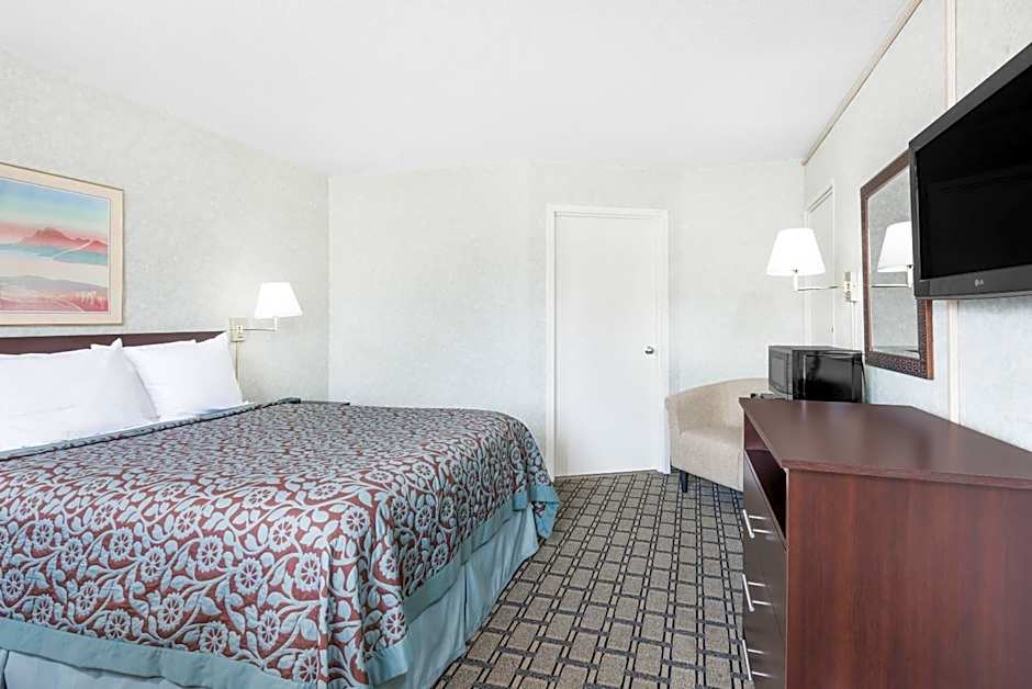 Days Inn by Wyndham St Clairsville
