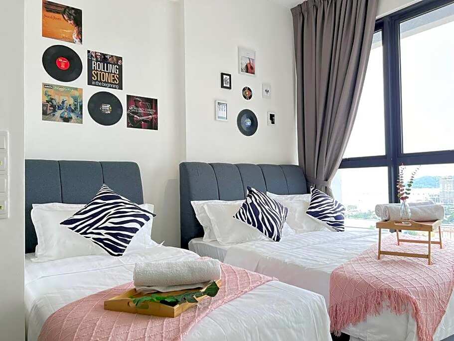 Georgetown Urban Family & Baby-Friendly Home with Skypool Seaview