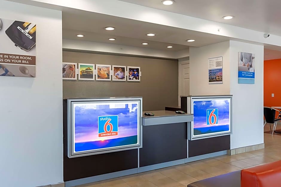 Studio 6-Bryan, TX - University Area