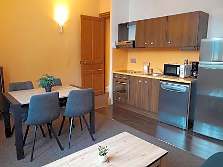 One-Bedroom Apartment ( 2- 4 Adults)