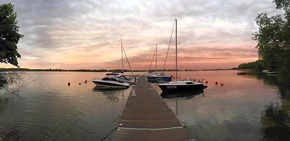 Stare Sady Chillout Rooms "Pod Jabłoniami"