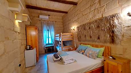 Economy Quadruple Room