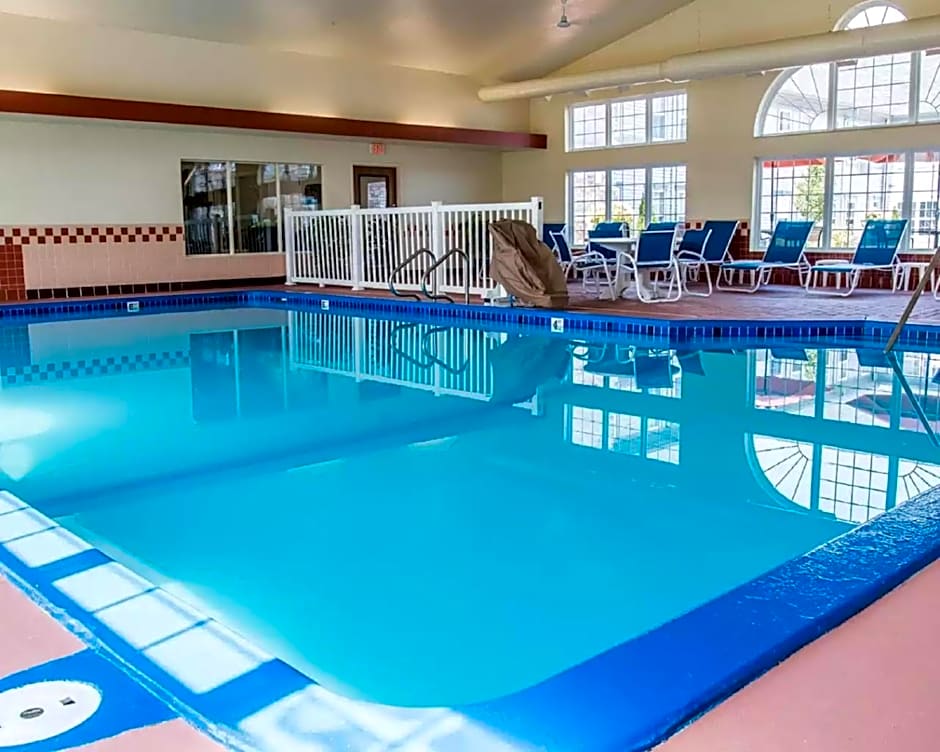 Comfort Inn & Suites and Conference Center