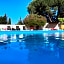 Les Aubuns Country Hotel