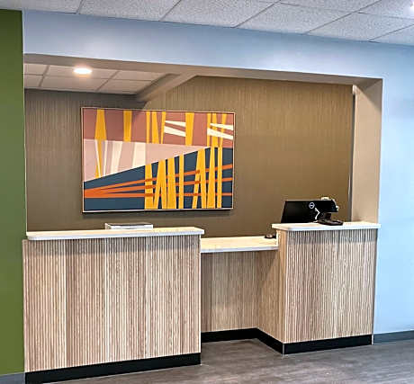Clemmons Inn & Suites