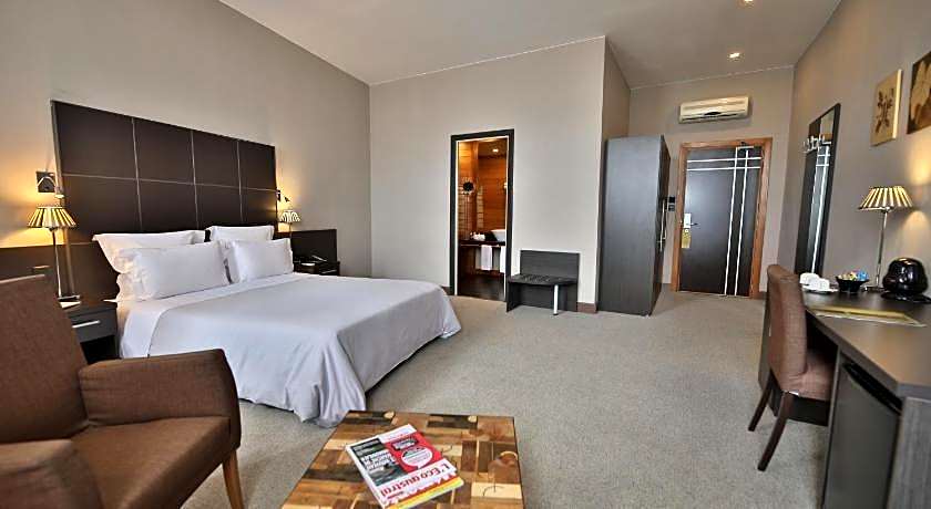 TANA Hotel