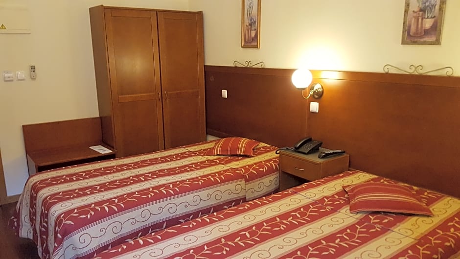 Grande Pensao Residencial Alcobia