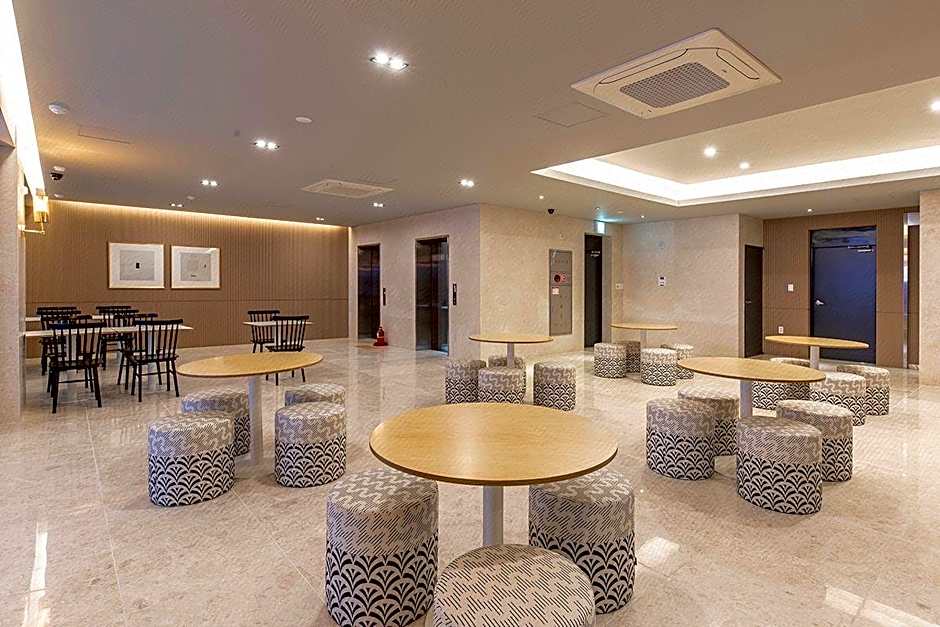 Brown-Dot Hotel Deokcheon