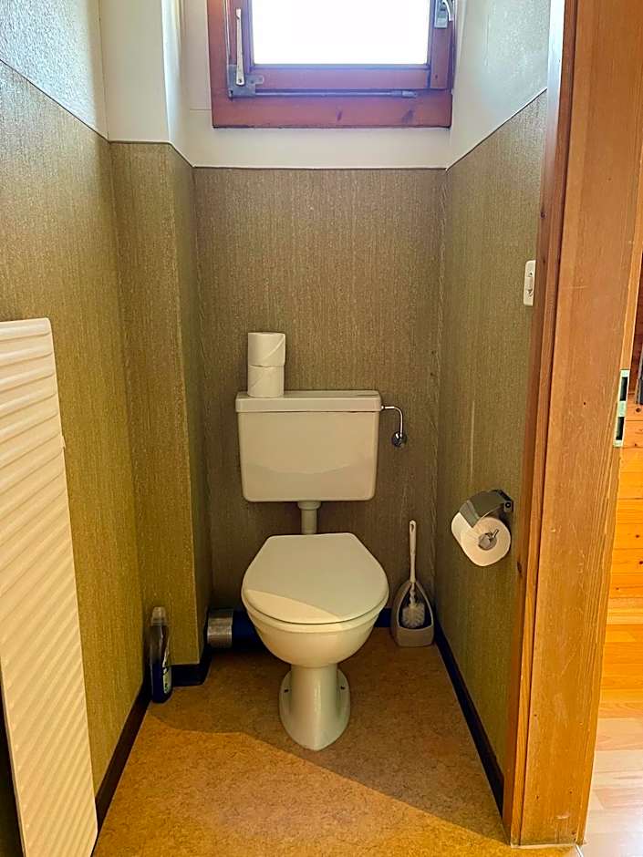 Alpine Base Hostel - Adults only