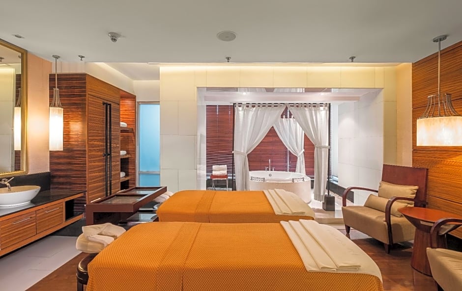 Dusit Thani Manila Hotel