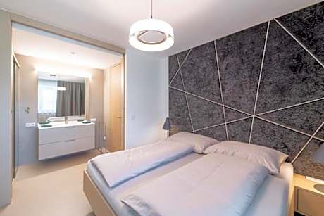 Suite with Lake View