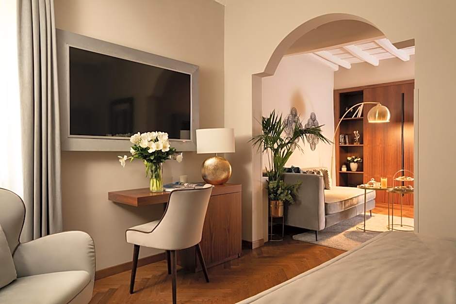 Photo 1 of 6 of Junior Suite
