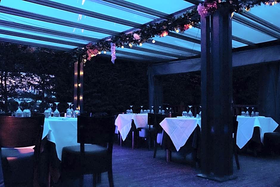 The Casa Hotel and Marco Pierre White Restaurant - Camberley West