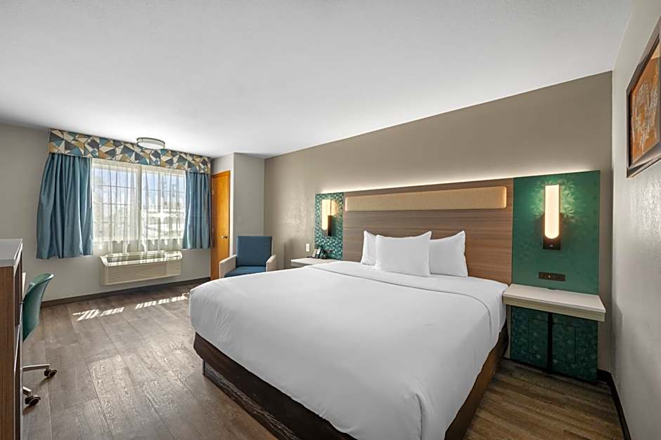Econo Lodge Inn & Suites Santa Fe South