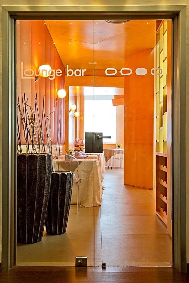 Mediterranea Hotel & Convention Center