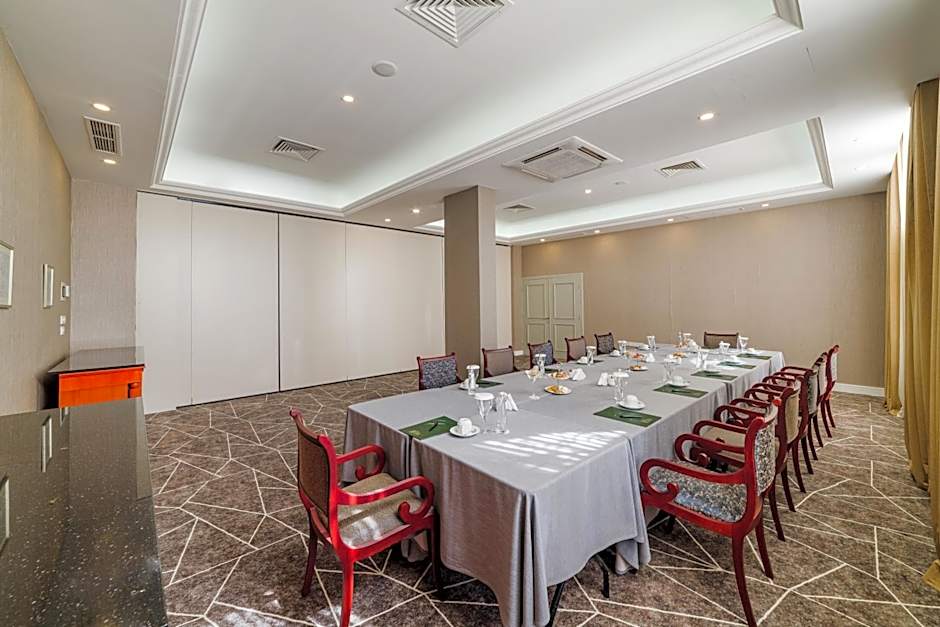 The Arkin Colony Hotel