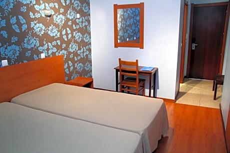 Twin Room for 3 People