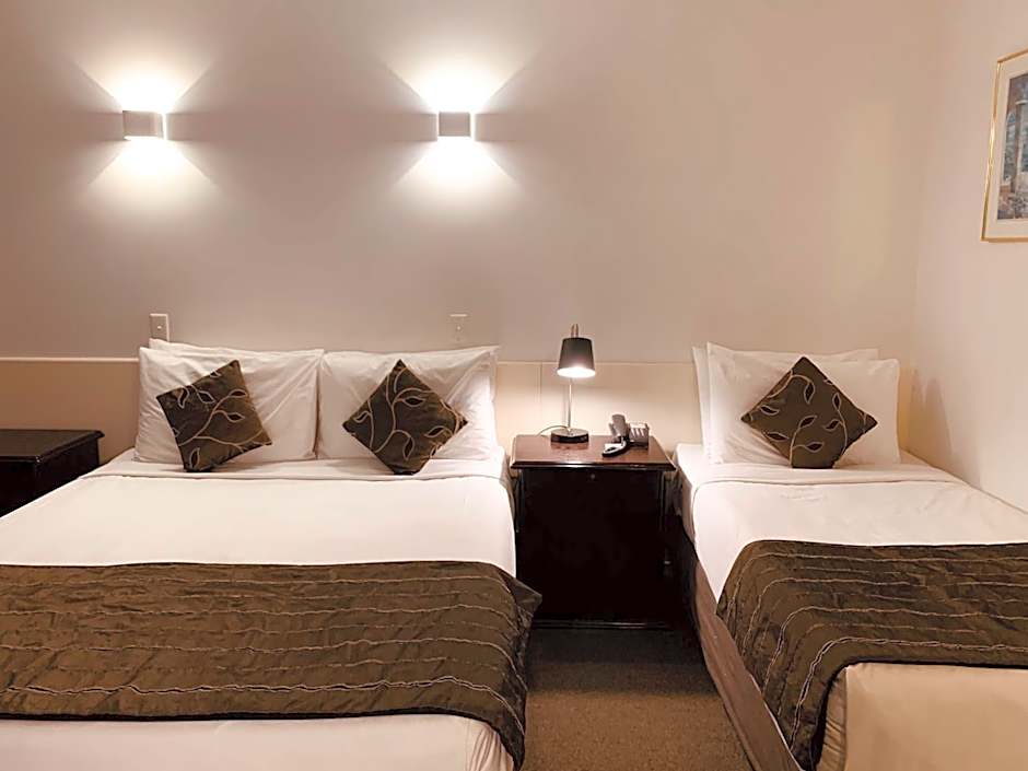 Alpers Lodge & Conference Centre