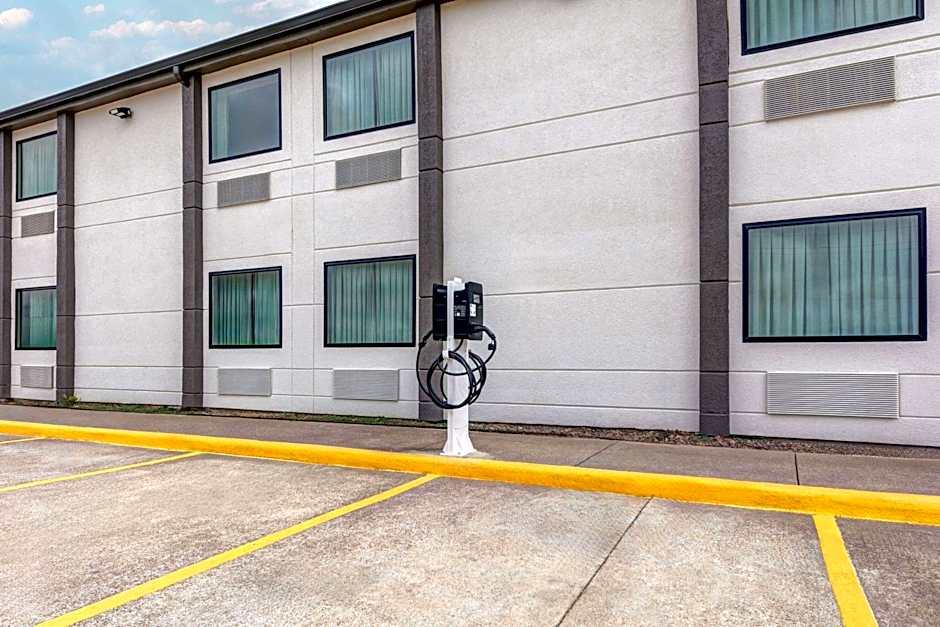 Super 8 by Wyndham Waxahachie TX