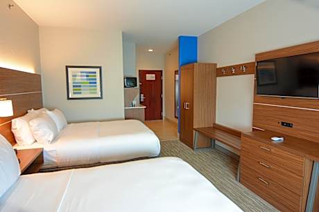 2 Queen Beds Standard