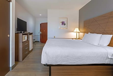 Suite-1 King Bed Non-Smoking Whirlpool Kitchenette Microwave Fridge Wi-Fi Full Breakfast