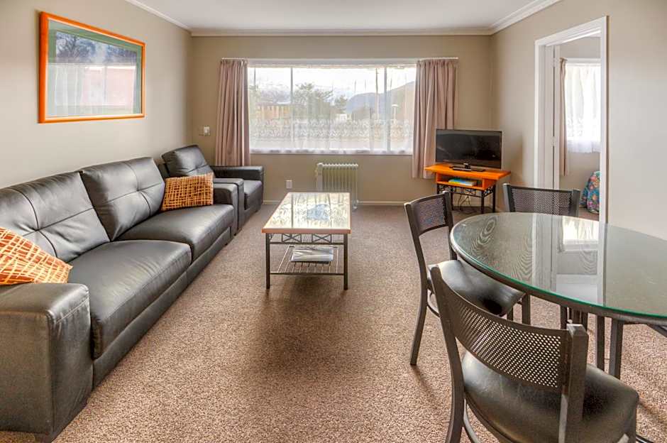 Manuka Crescent Motel