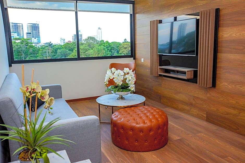 TRYP by Wyndham Santa Cruz