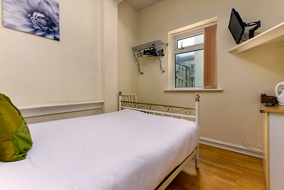 Brecks Hotel – Blackpool