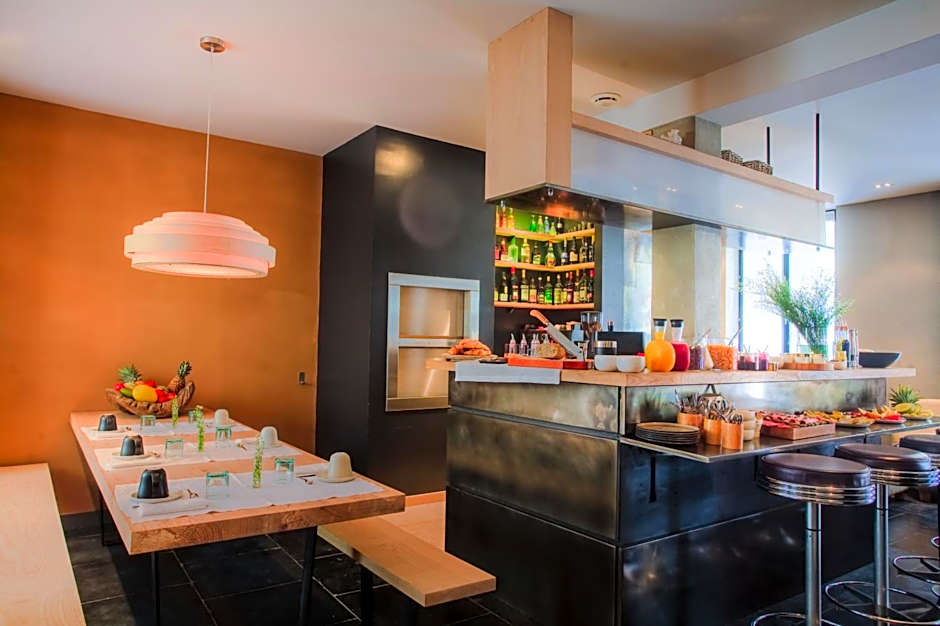 Hidden Hotel By Elegancia