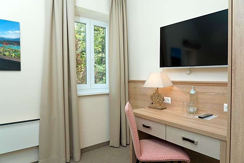 Inselhotel Faakersee