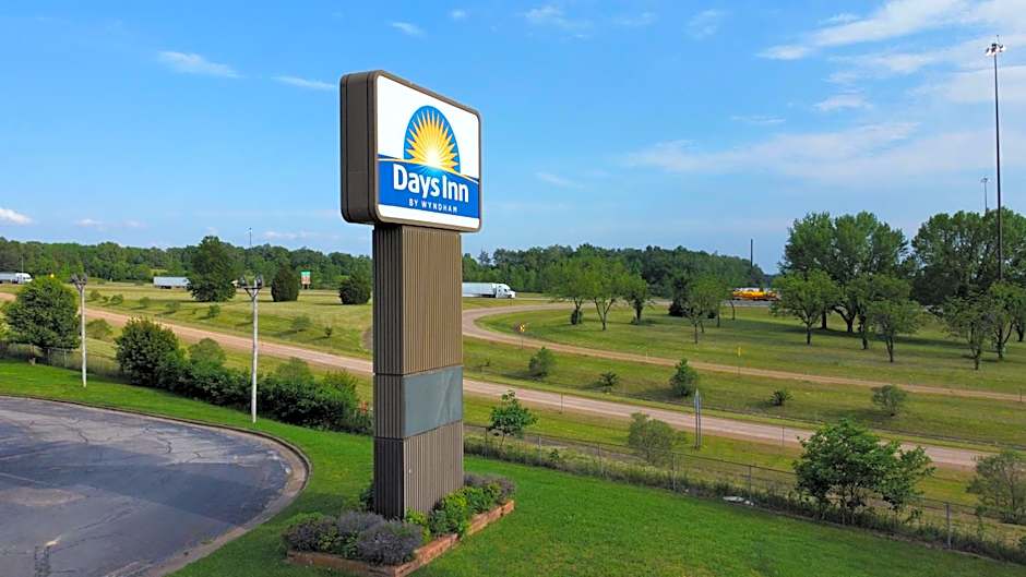 Days Inn by Wyndham Forrest City