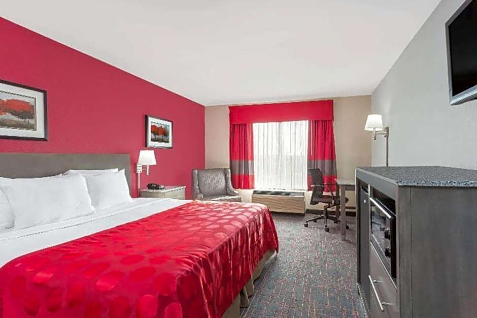 Clarion Pointe - Greensboro Coliseum Area