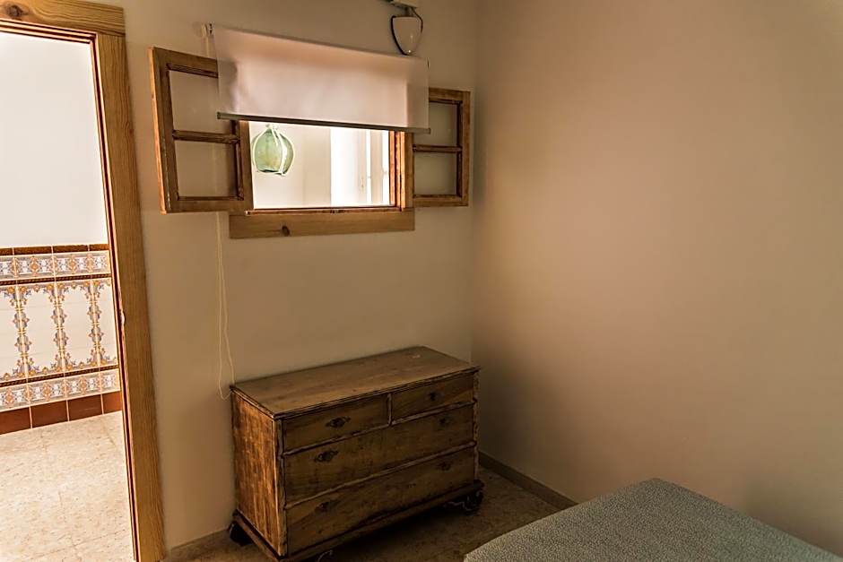 Photo 1 sur 9 de Twin Room with Shared Bathroom